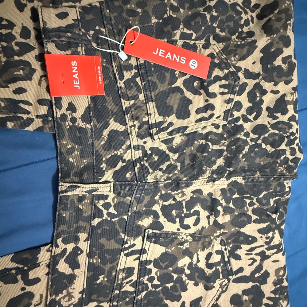 Leopard Print Flare & Wide Leg Jeans - Picture 4 of 4